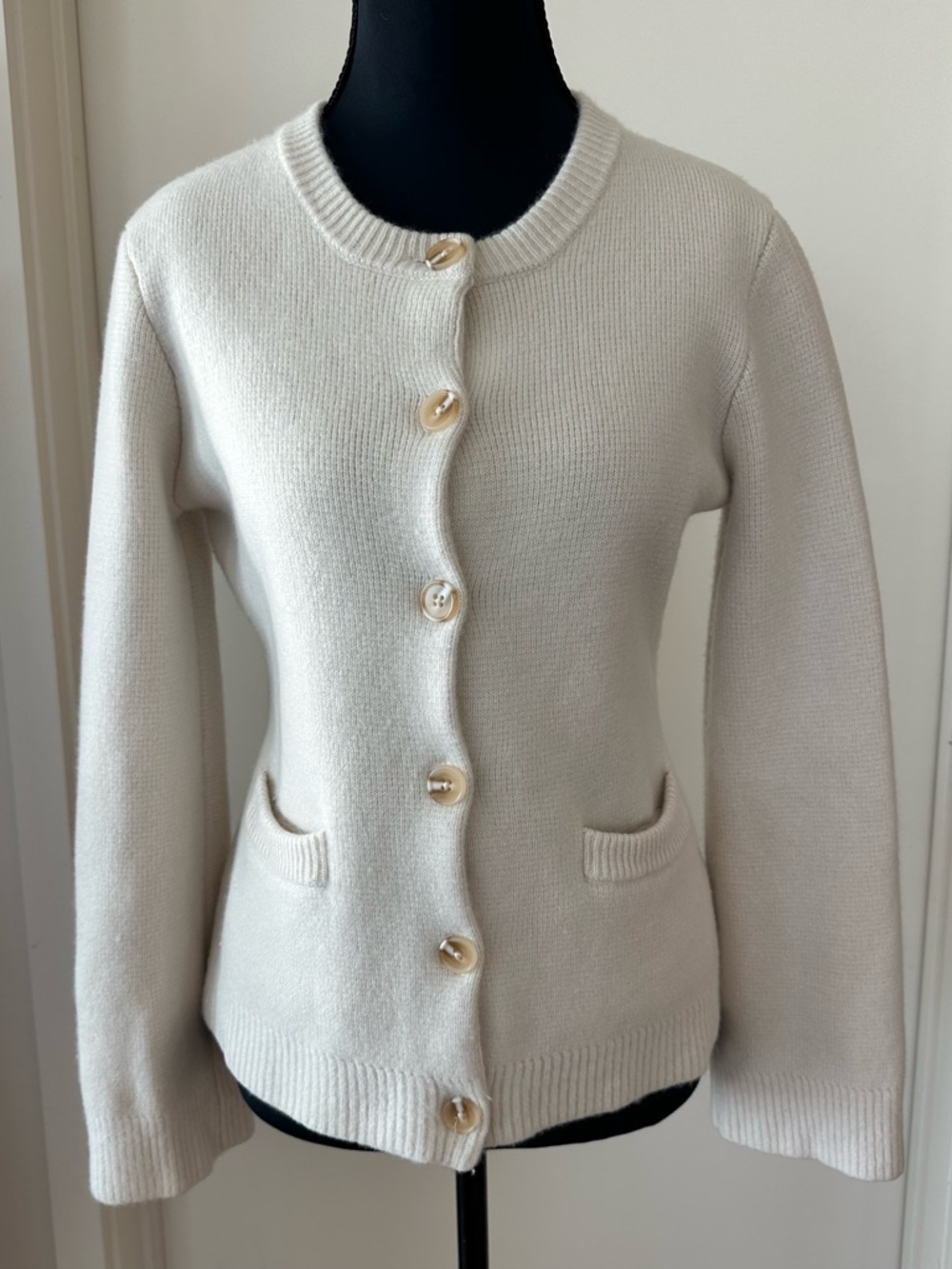 Quince Mongolian Cashmere Structured Cardigan in Ivory. Size S - Picture 8 of 16